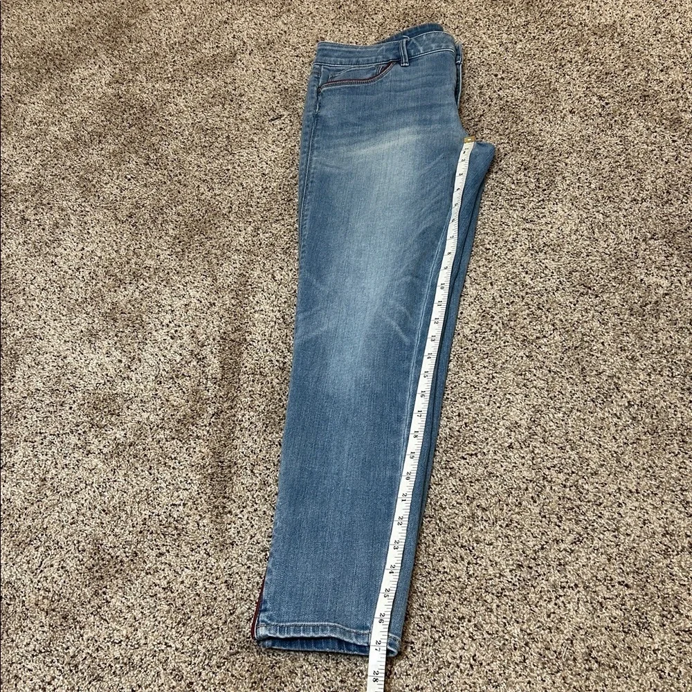 White House Black Market Leather Trim Zip Ankle Skimmer Jeans Light Wash size 8